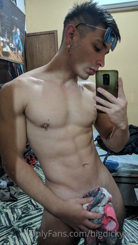 Tomas Rager model exclusive image