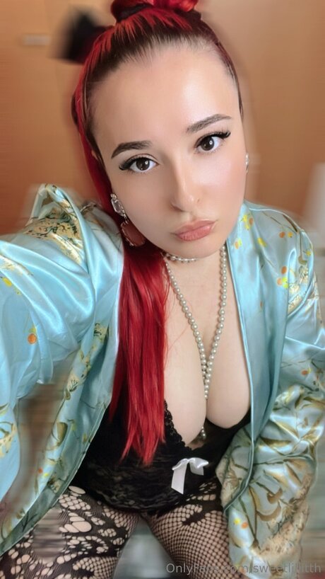 Sweetlillitth model adult pics