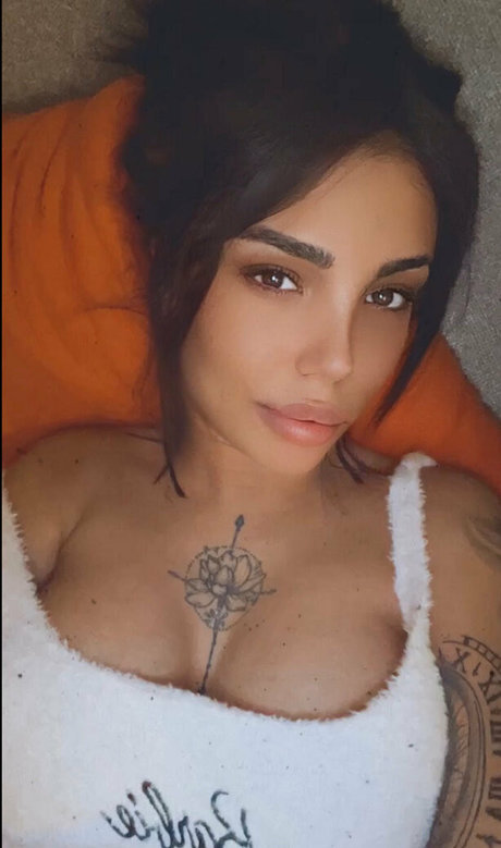 ameliereve7 beautiful model pic