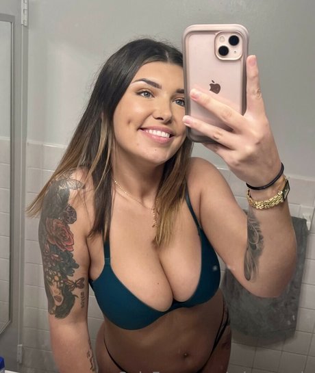 Miya Ulatowski nice pornstar images