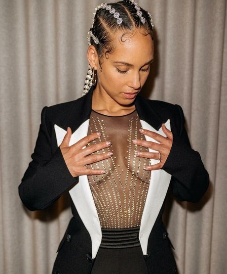 Alicia Keys model exclusive pictures