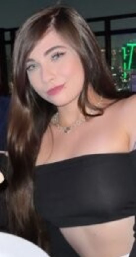 Nicole Diretora xxx model gallery