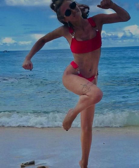 Ella Purnell nudes star archive