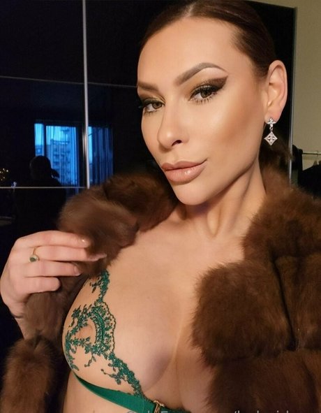 balerideep nudes model galleries