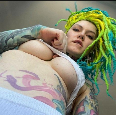 snegga vinni naked model gallery