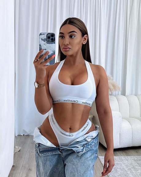 simmykk sex model pictures