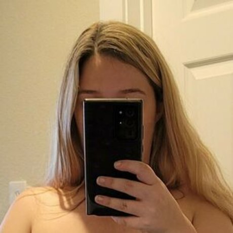mistress420free star naked photo