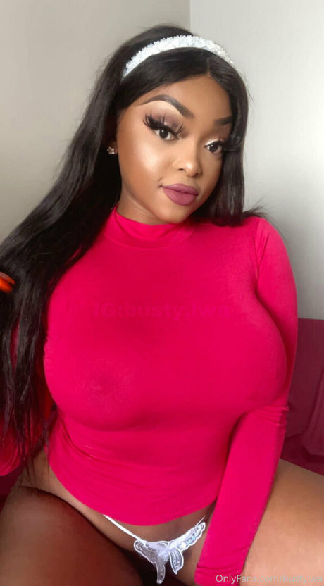Bustylwa pretty model pic