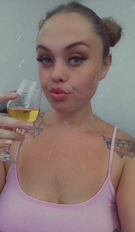 nicolette xx top profile image