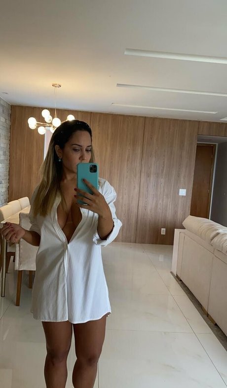 melaooficial hot model pictures