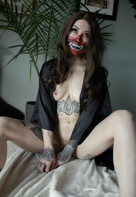helloyelow sex model img
