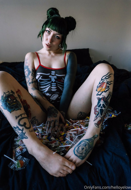 helloyelow art pornstar pictures