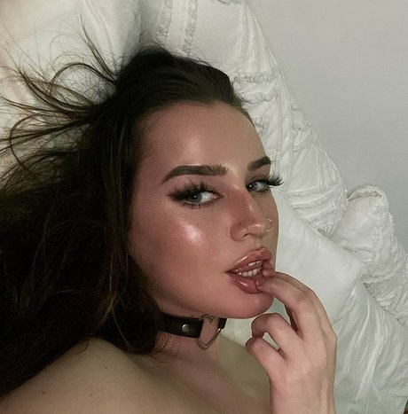 bby chanel pretty model photos