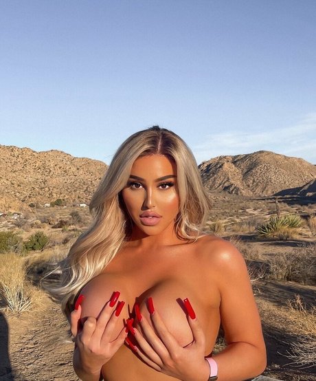 La Demi naked pornstar picture