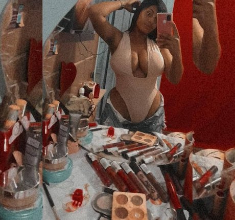 Dalila Silva Souza model art picture