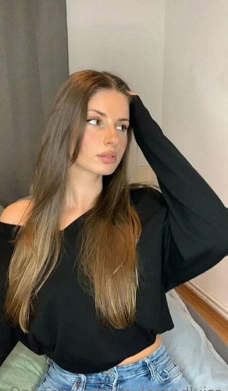 luu iiza model porn photos