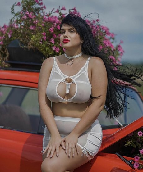 Dasha Dashany star hot photos