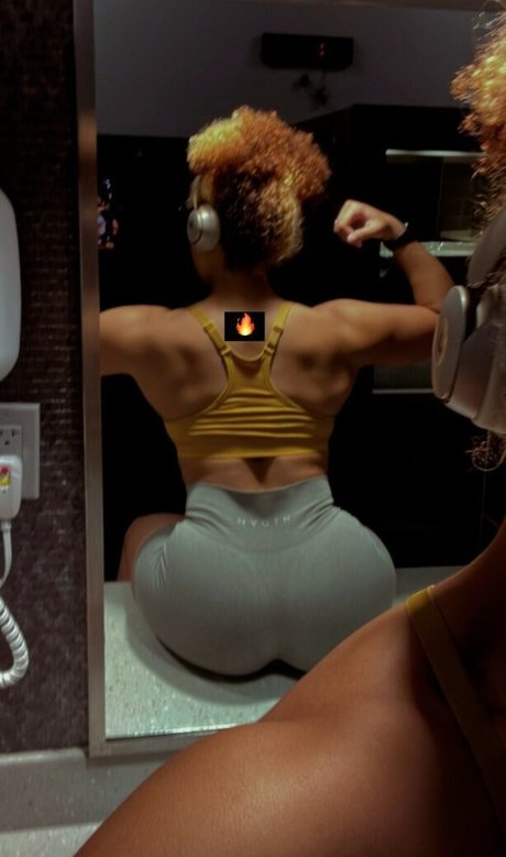 Heaven Collins hot actress pics