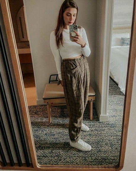 Justseum pornstar exclusive images