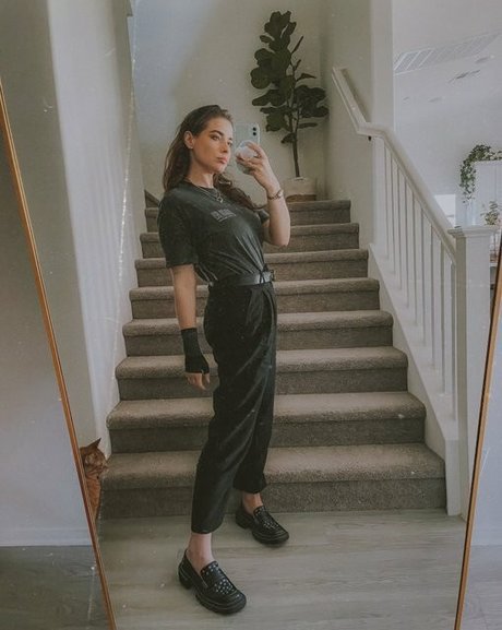Justseum pretty pornstar picture