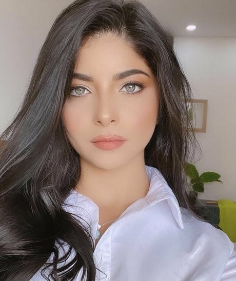 selenakyle69 pornstar erotic image
