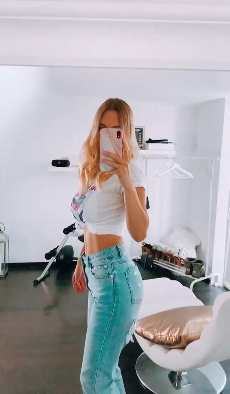 Chrissy xoxo top profile image