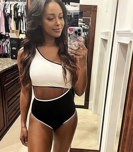 knees onlyfans sex pictures