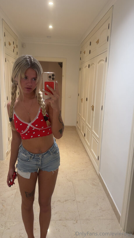 Evierayy beautiful pornstar pictures