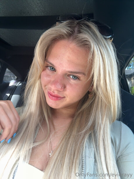 Evierayy model high quality img