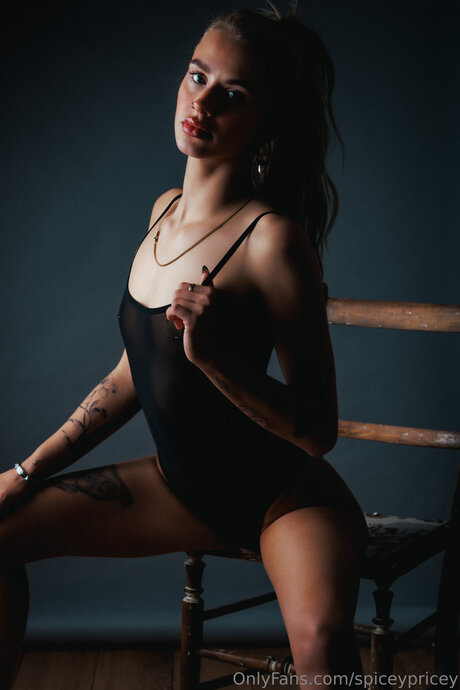 Spiceypricey model adult picture