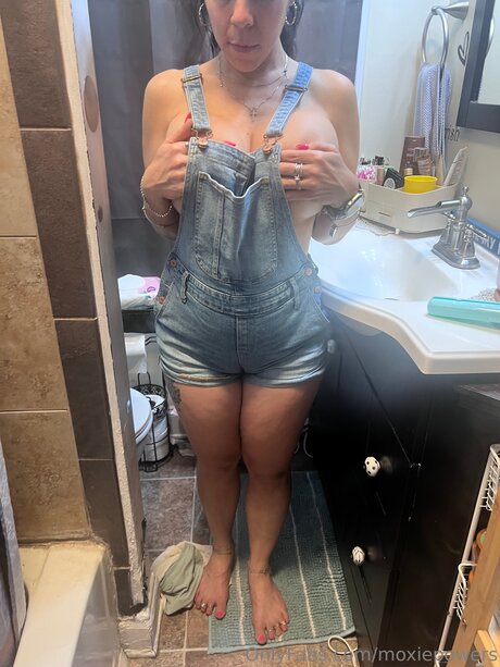 Moxiepowers hot star photos