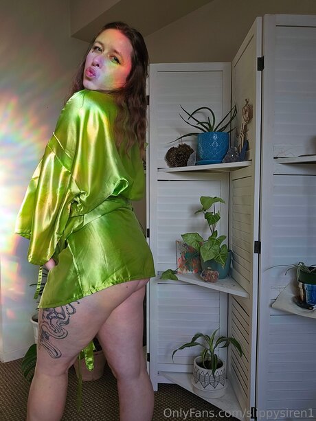 Slippysiren1 pornstar hot pic