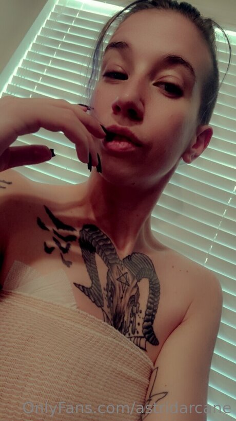 Astridarcane model beautiful photo