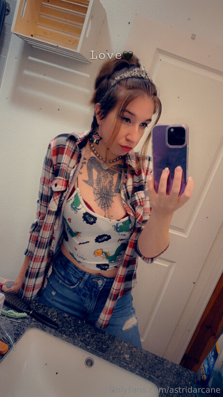 Astridarcane adult model img