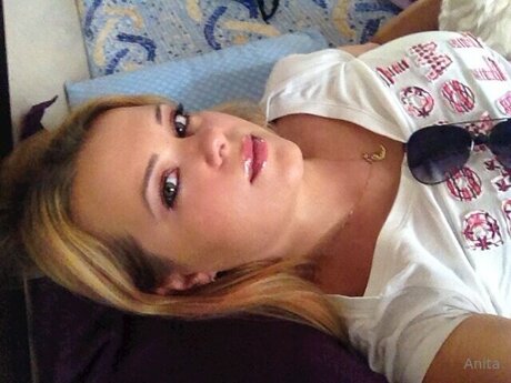 Lovewithanita star porn image