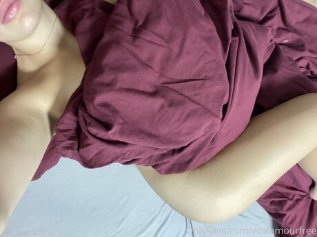 Evalamourfree pornographic model pic