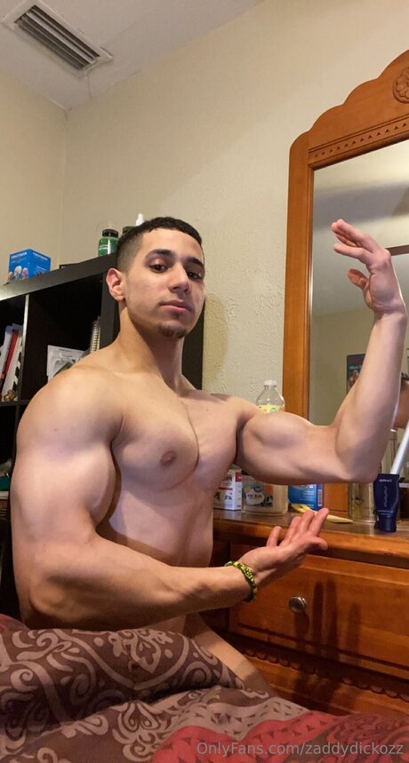 Zaddydickozz pornstar naked image