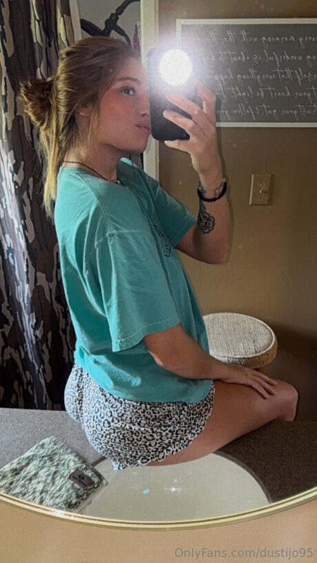 shemale fucks girl onlyfans free nude pics