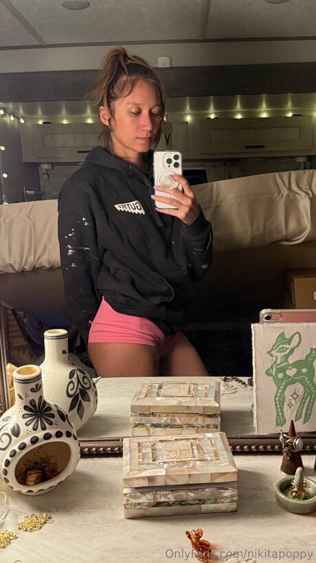 Nikitapoppy naked actress image