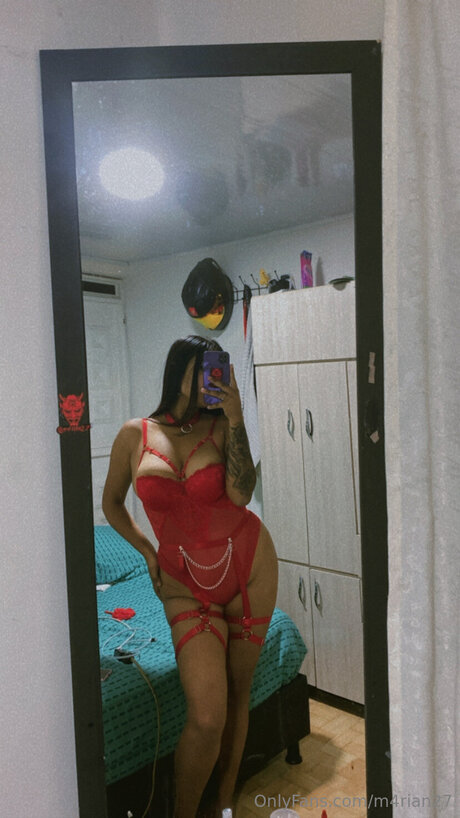 M4rian27 model perfect image