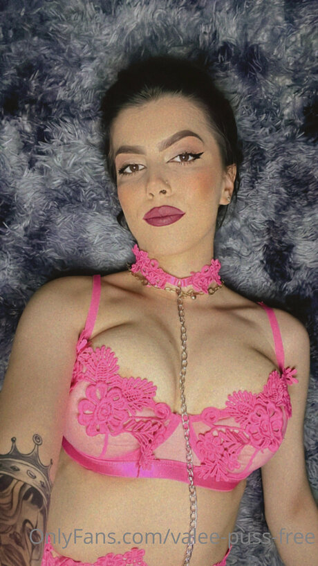 Valentinagoleafree star adult galleries