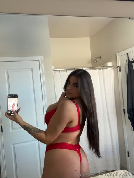 Nellyyboo pornstar nude img