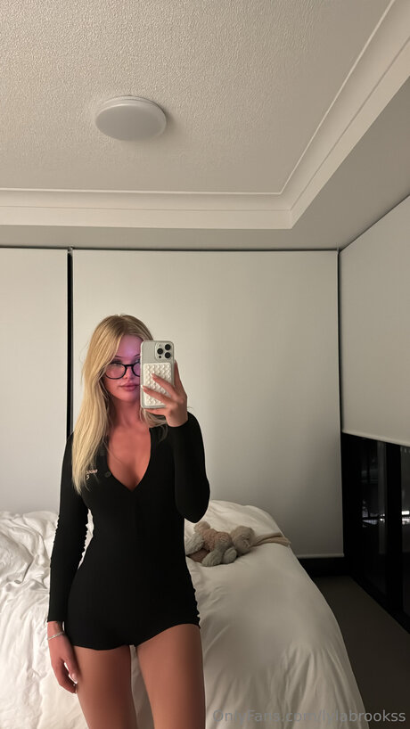 Lylabrookss model nudes pic