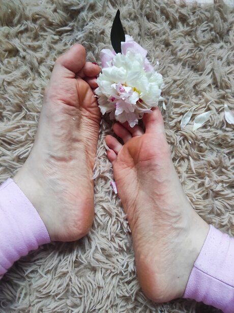 Goddessblondiefeet model high quality picture