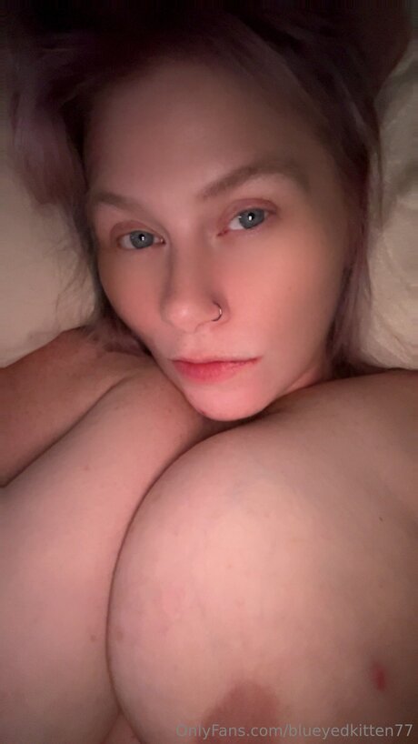 Blueyedkitten77 star picture