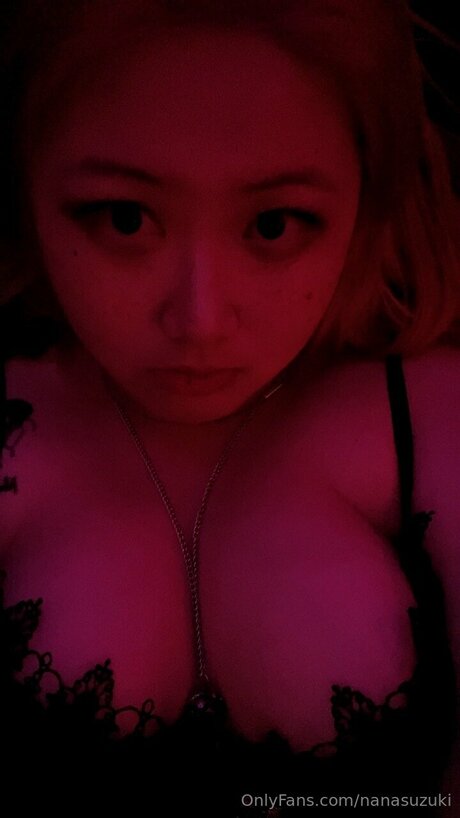 Nanasuzuki model top photos