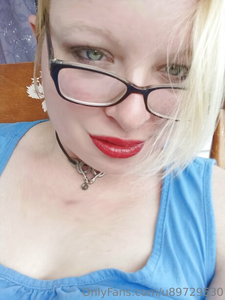 U89729530 model adult images