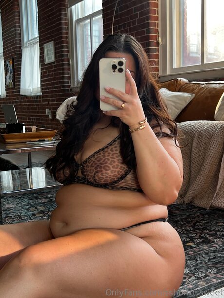 Sshortnssweet hd pornstar image