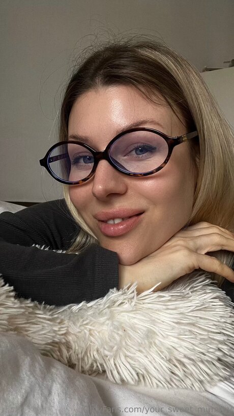 Your Sweet Mummy pornstar perfect img