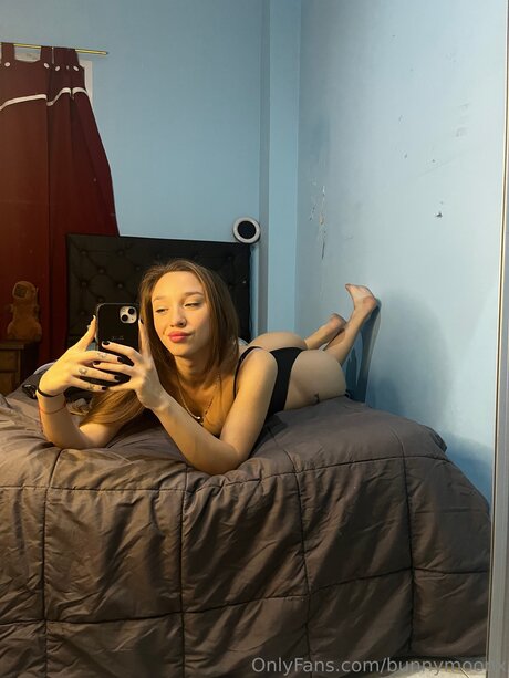 Bunnymoonx pornstar adult pic